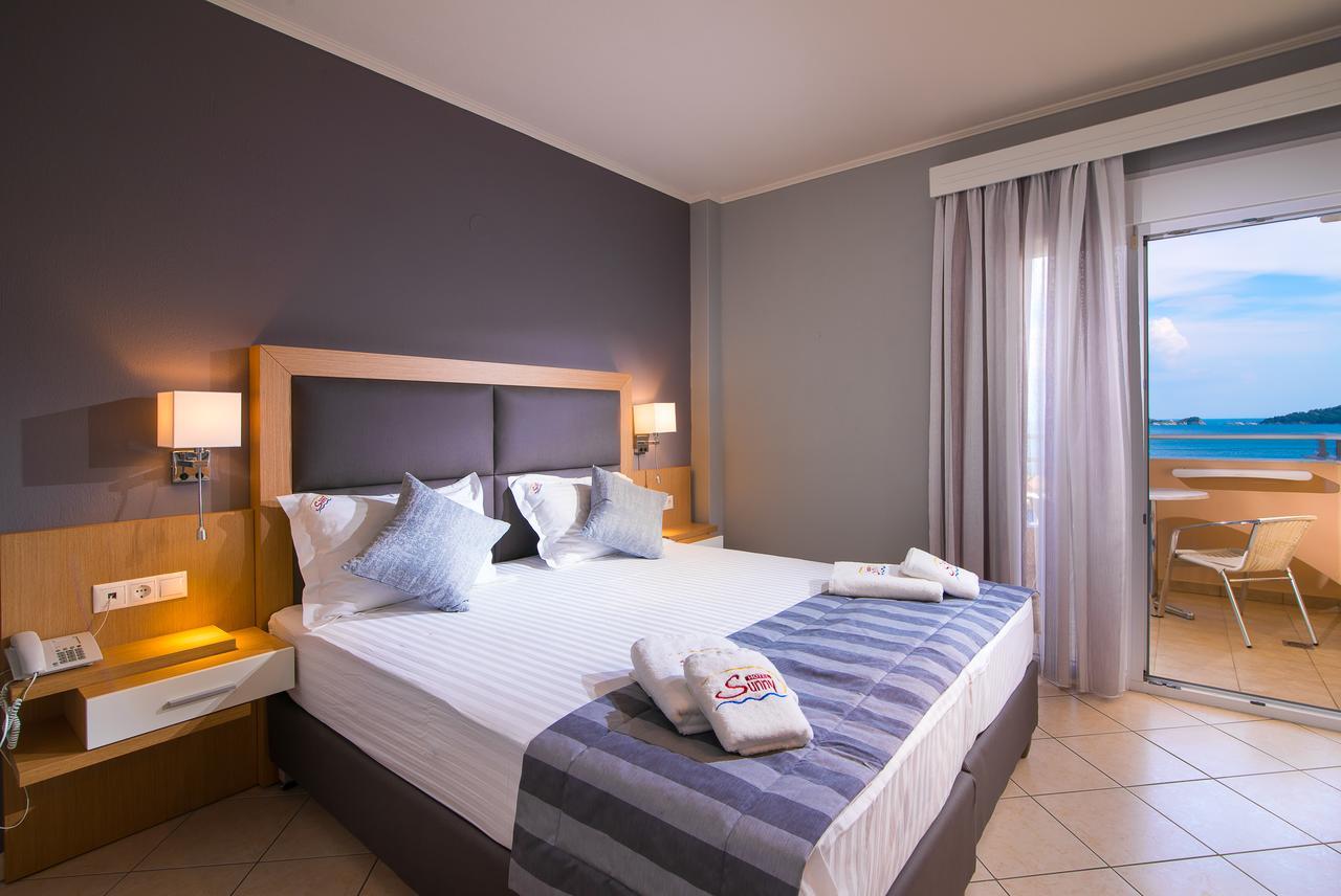 Sunny Hotel Thassos Chrisi Ammoudia Esterno foto